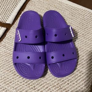 Women’s CROC Sandals Size 8